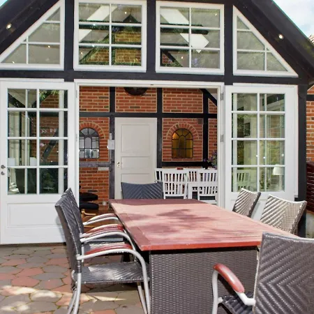 Four-bedroom Holiday In 15 Hemmet