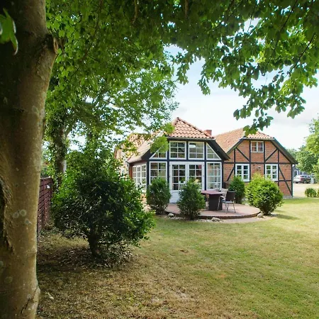 Four-bedroom Holiday In 15 *