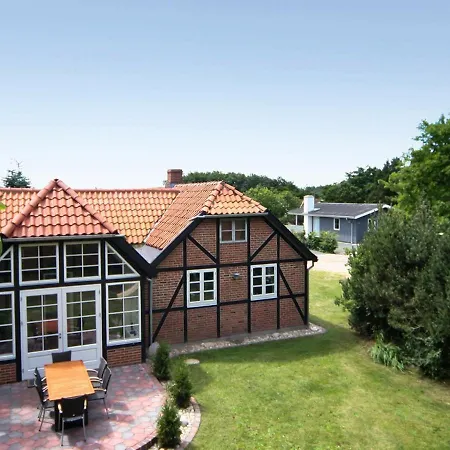 Feriehus Four-bedroom Holiday In 15 Hemmet