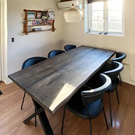 Feriehus Four-bedroom Holiday In 15