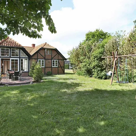 Four-bedroom Holiday In 15 *